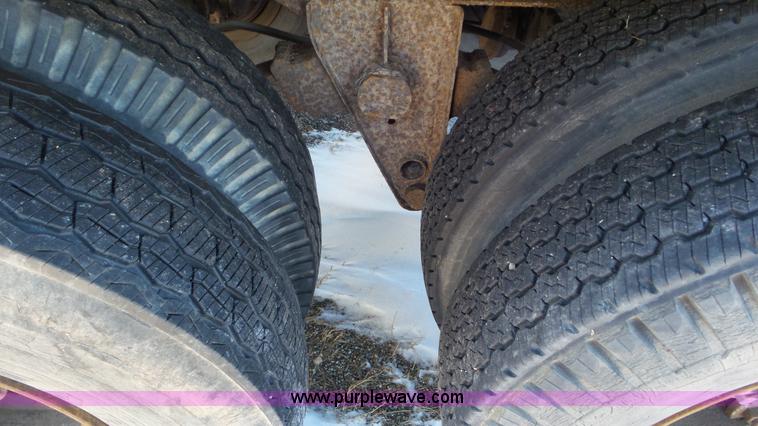 image for item K4519 1973 Fruehauf FB8-F2-45 dry van trailer