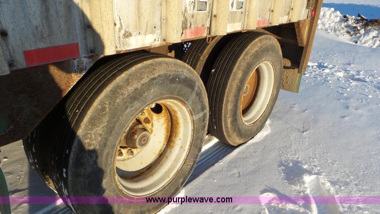 image for item K4520 1995 Peerless walking floor trailer