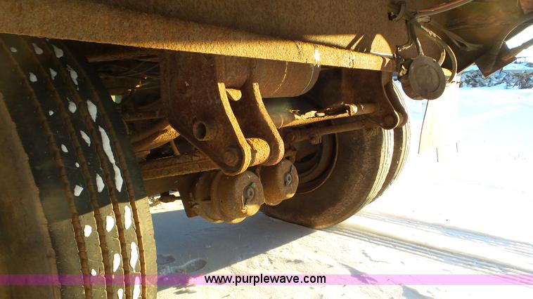 image for item K4520 1995 Peerless walking floor trailer