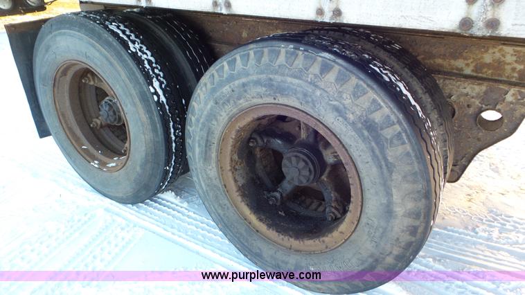 image for item K4521 1980 Fruehauf FB8-F2-45 dry van trailer