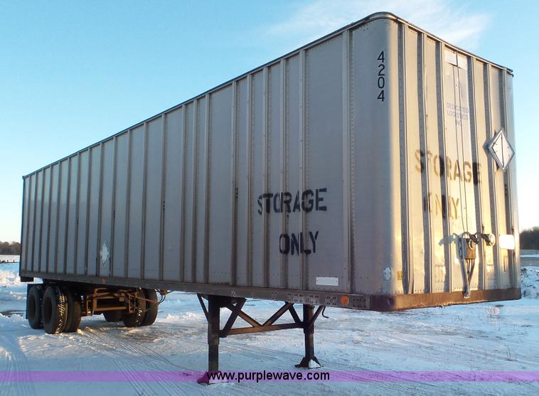 image for item K4523 1972 Fruehauf FG6-F2-40 dry van trailer