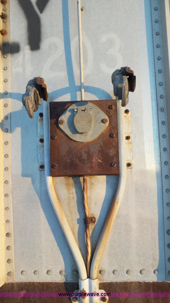 image for item K4523 1972 Fruehauf FG6-F2-40 dry van trailer