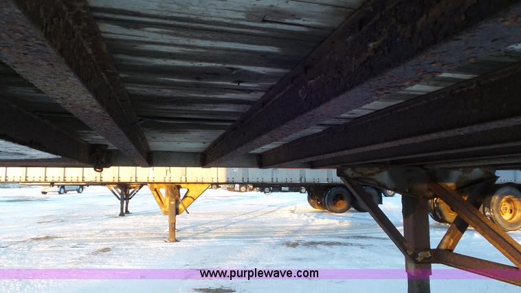 image for item K4523 1972 Fruehauf FG6-F2-40 dry van trailer