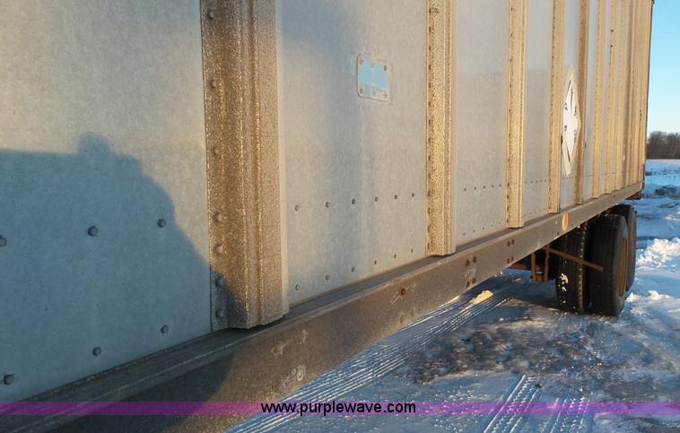 image for item K4523 1972 Fruehauf FG6-F2-40 dry van trailer