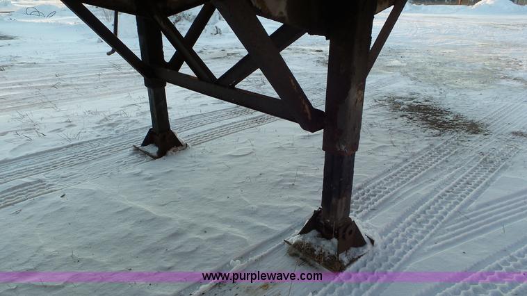 image for item K4523 1972 Fruehauf FG6-F2-40 dry van trailer