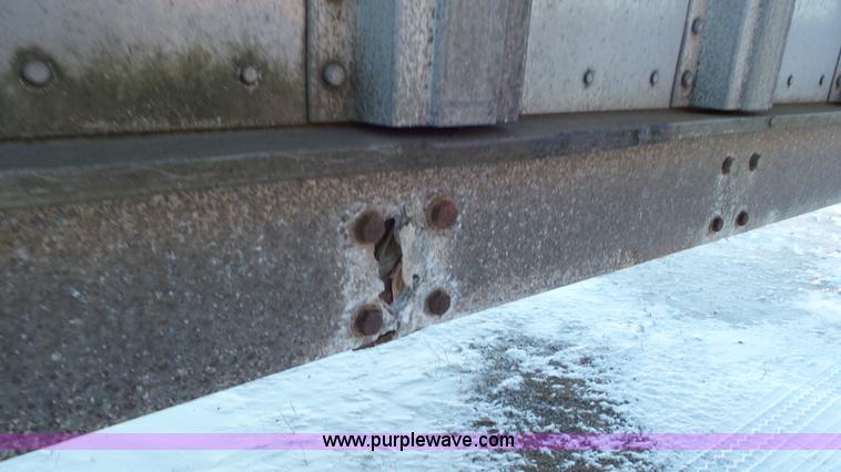 image for item K4523 1972 Fruehauf FG6-F2-40 dry van trailer