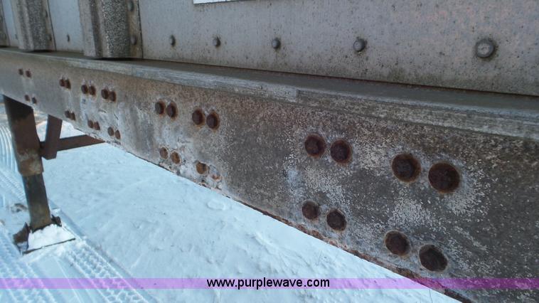 image for item K4523 1972 Fruehauf FG6-F2-40 dry van trailer