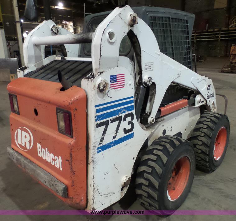 image for item K4537 2001 Bobcat 773 skid steer
