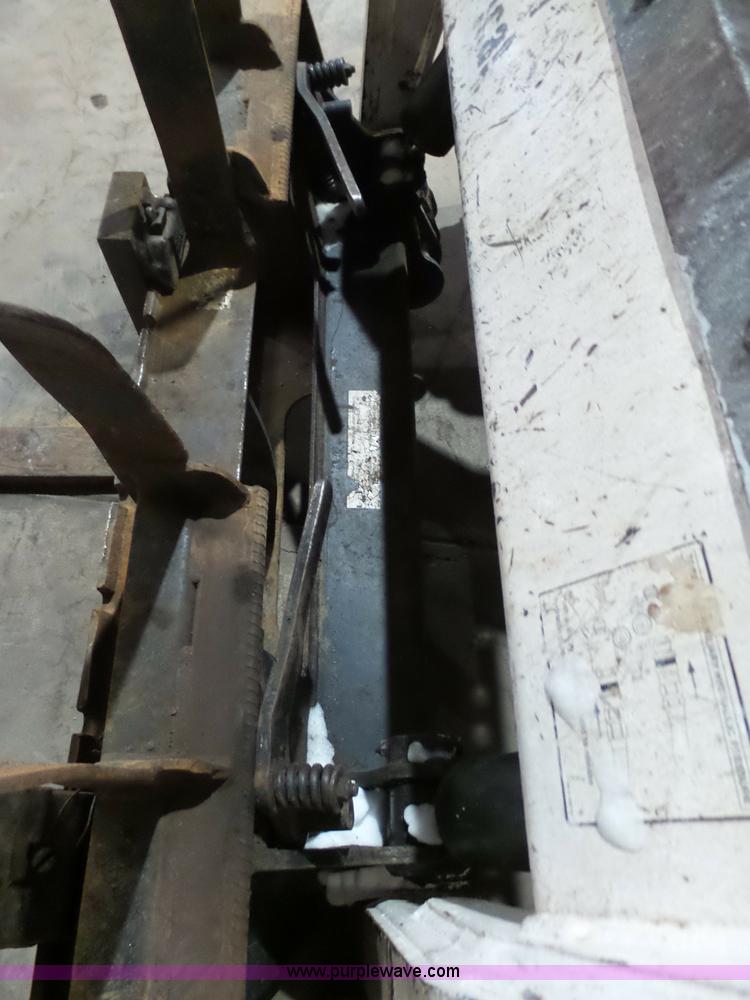 image for item K4537 2001 Bobcat 773 skid steer