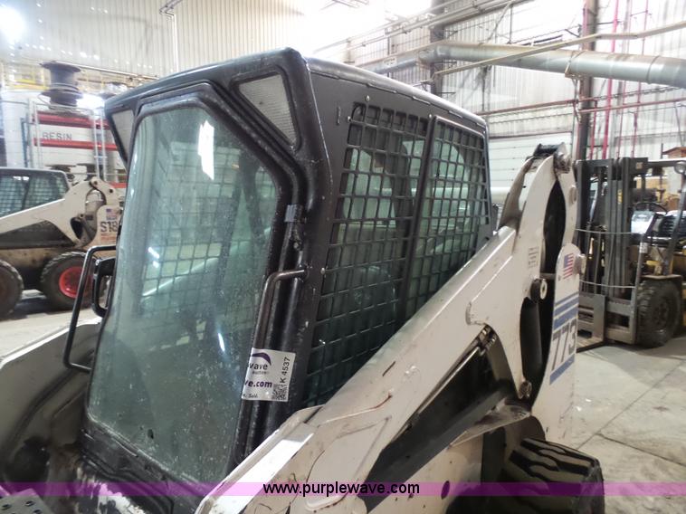 image for item K4537 2001 Bobcat 773 skid steer