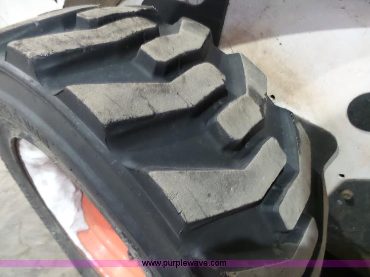 image for item K4537 2001 Bobcat 773 skid steer