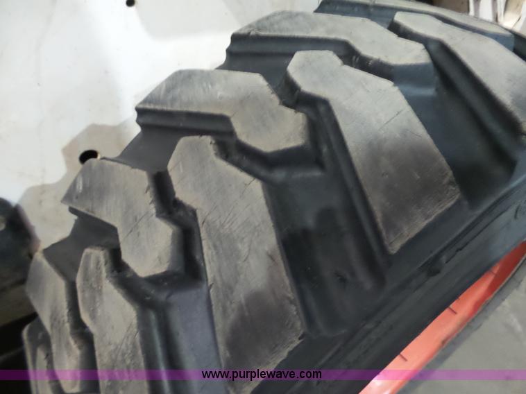 image for item K4537 2001 Bobcat 773 skid steer