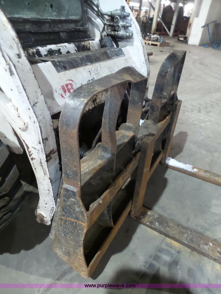 image for item K4537 2001 Bobcat 773 skid steer