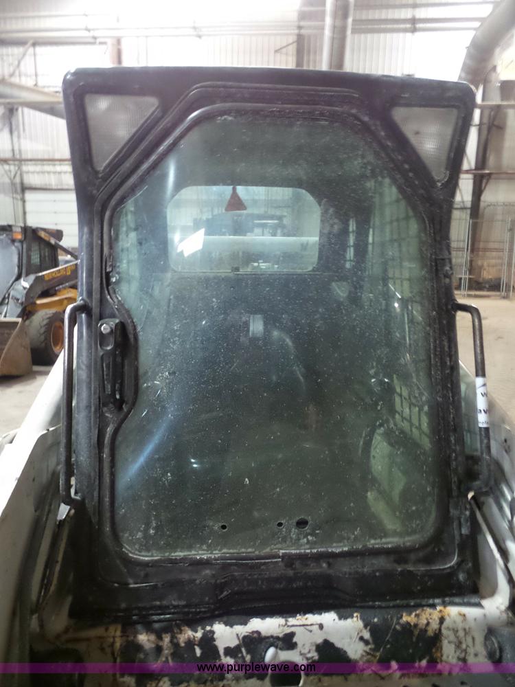 image for item K4537 2001 Bobcat 773 skid steer