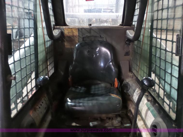 image for item K4537 2001 Bobcat 773 skid steer