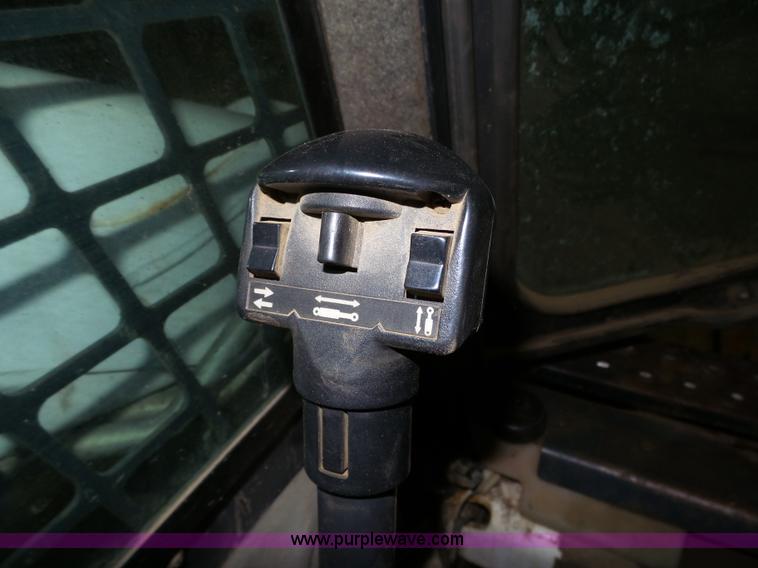 image for item K4537 2001 Bobcat 773 skid steer