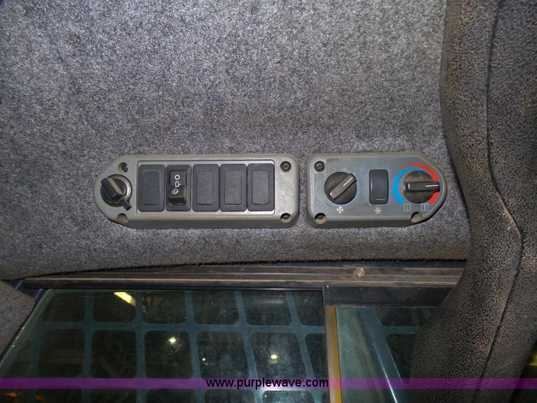 image for item K4537 2001 Bobcat 773 skid steer