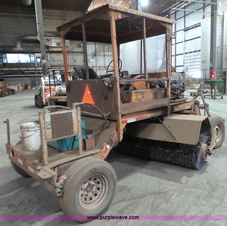 image for item K4539 Broce Broom HS broom