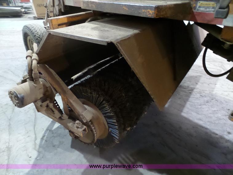 image for item K4539 Broce Broom HS broom