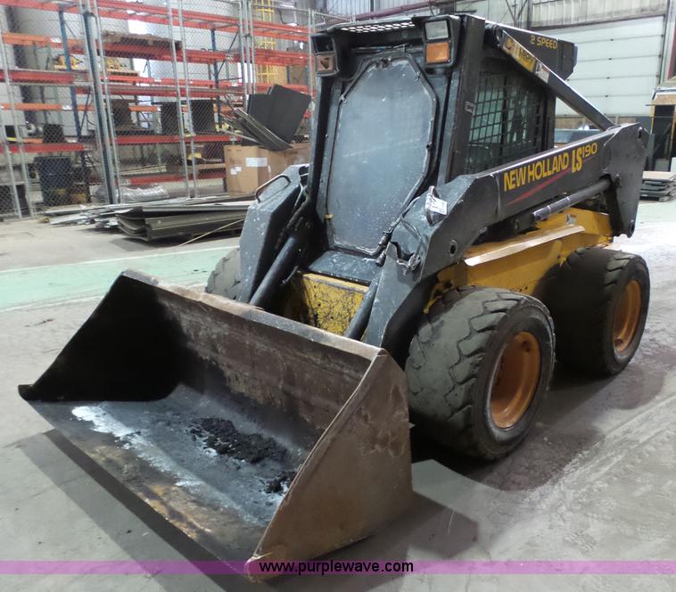 image for item K4540 2003 New Holland LS190 skid steer