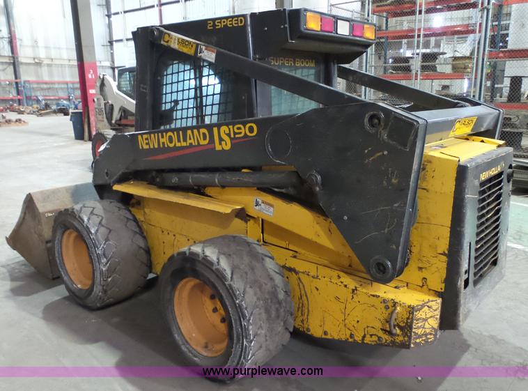 image for item K4540 2003 New Holland LS190 skid steer