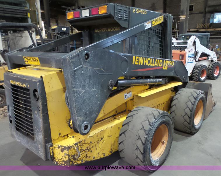 image for item K4540 2003 New Holland LS190 skid steer
