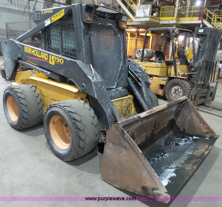 image for item K4540 2003 New Holland LS190 skid steer