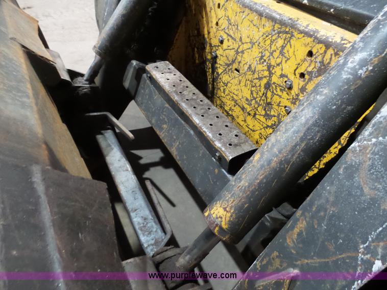 image for item K4540 2003 New Holland LS190 skid steer