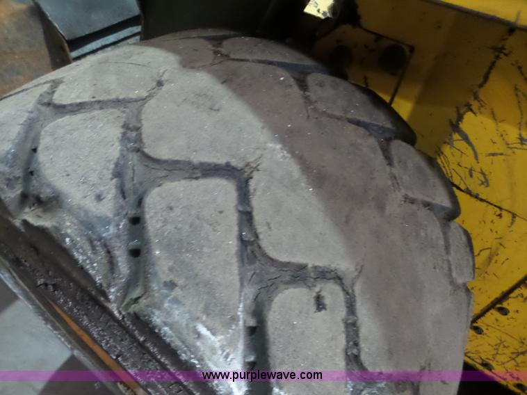 image for item K4540 2003 New Holland LS190 skid steer