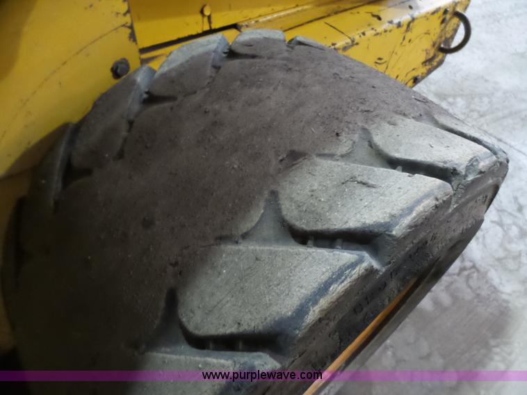 image for item K4540 2003 New Holland LS190 skid steer