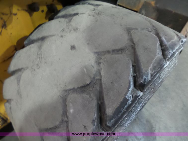 image for item K4540 2003 New Holland LS190 skid steer