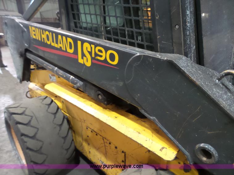image for item K4540 2003 New Holland LS190 skid steer
