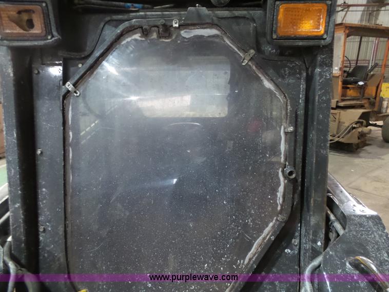 image for item K4540 2003 New Holland LS190 skid steer