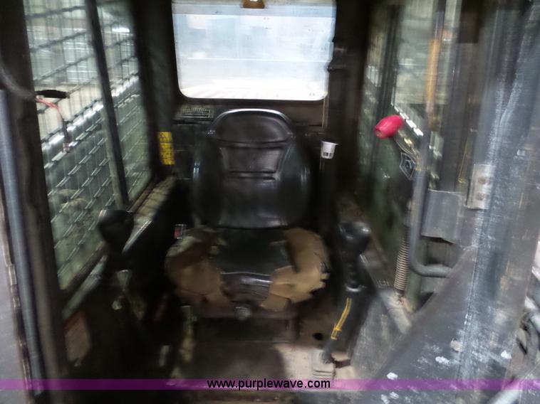 image for item K4540 2003 New Holland LS190 skid steer