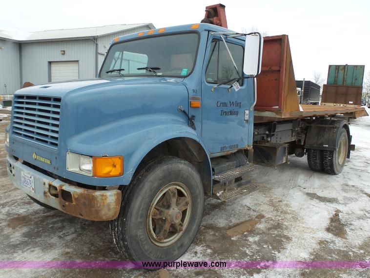 image for item K4570 1993 International 4900 hook bed truck