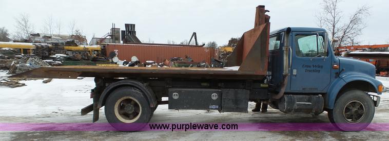 image for item K4570 1993 International 4900 hook bed truck