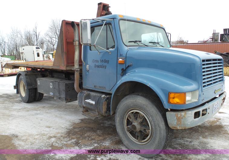 image for item K4570 1993 International 4900 hook bed truck