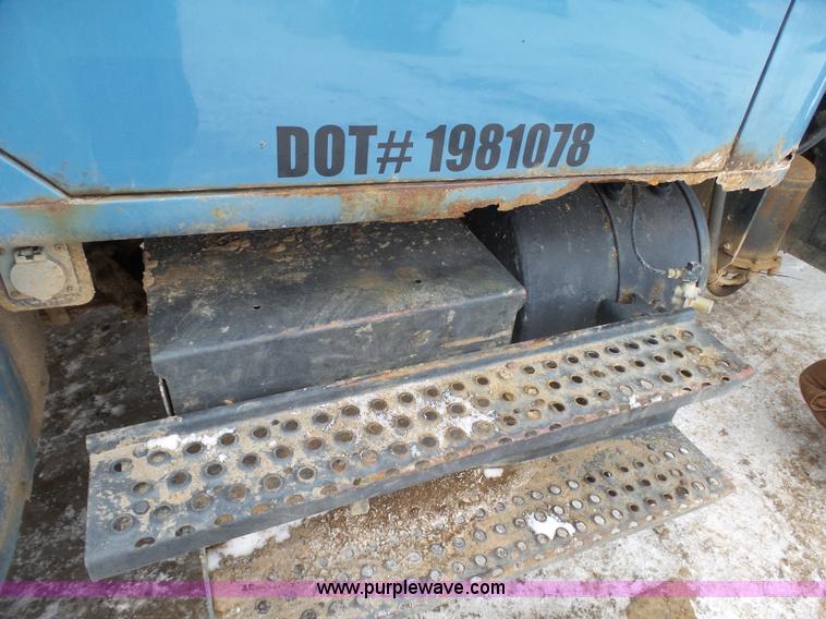 image for item K4570 1993 International 4900 hook bed truck