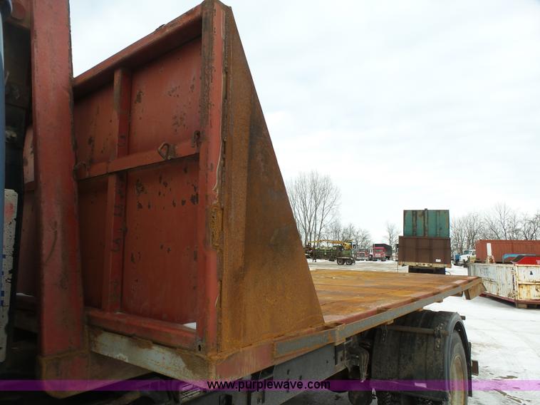 image for item K4570 1993 International 4900 hook bed truck