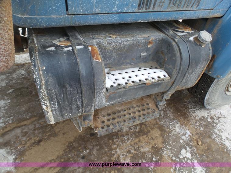 image for item K4570 1993 International 4900 hook bed truck