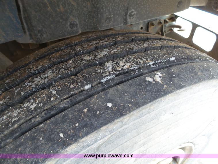 image for item K4570 1993 International 4900 hook bed truck