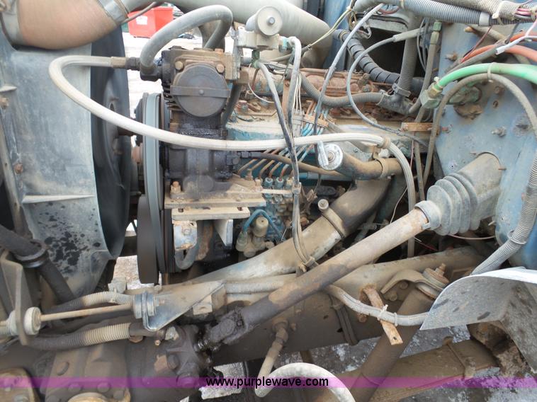 image for item K4570 1993 International 4900 hook bed truck