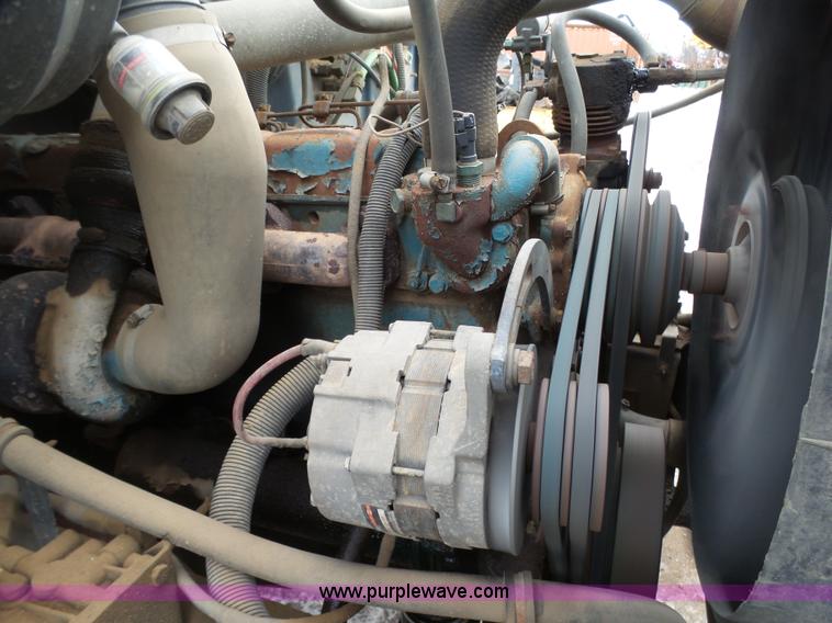 image for item K4570 1993 International 4900 hook bed truck