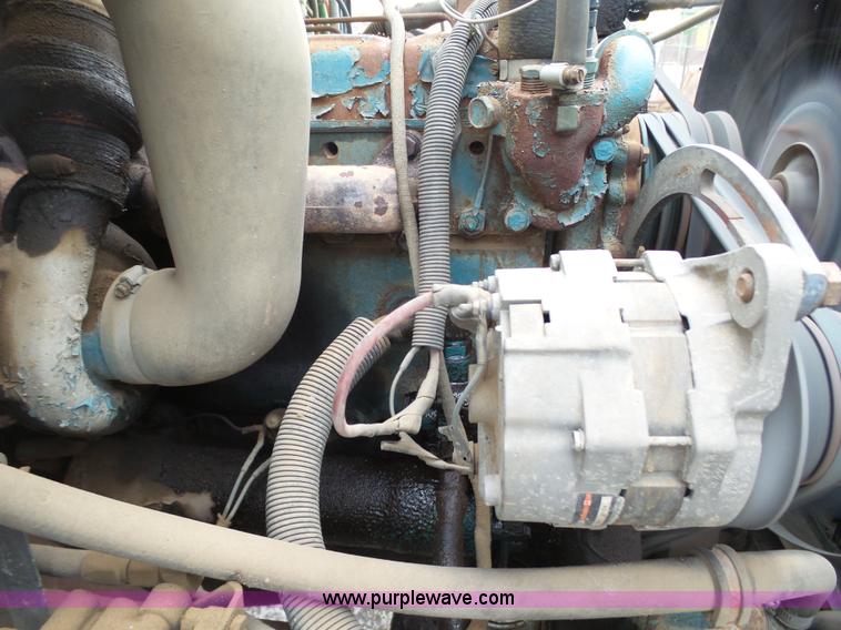 image for item K4570 1993 International 4900 hook bed truck