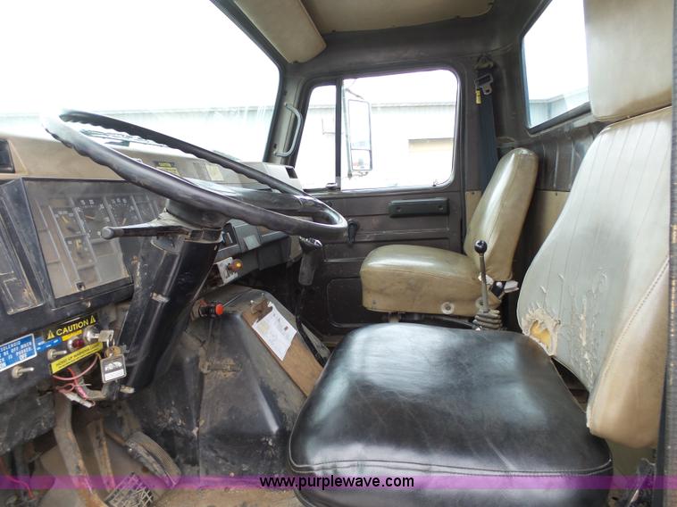 image for item K4570 1993 International 4900 hook bed truck