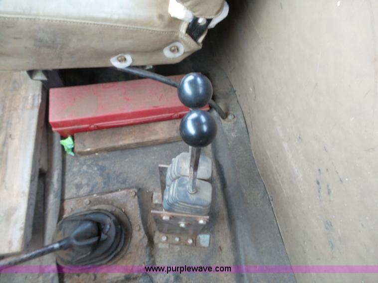 image for item K4570 1993 International 4900 hook bed truck