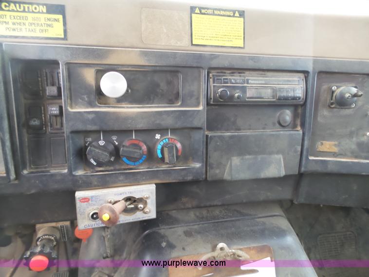 image for item K4570 1993 International 4900 hook bed truck