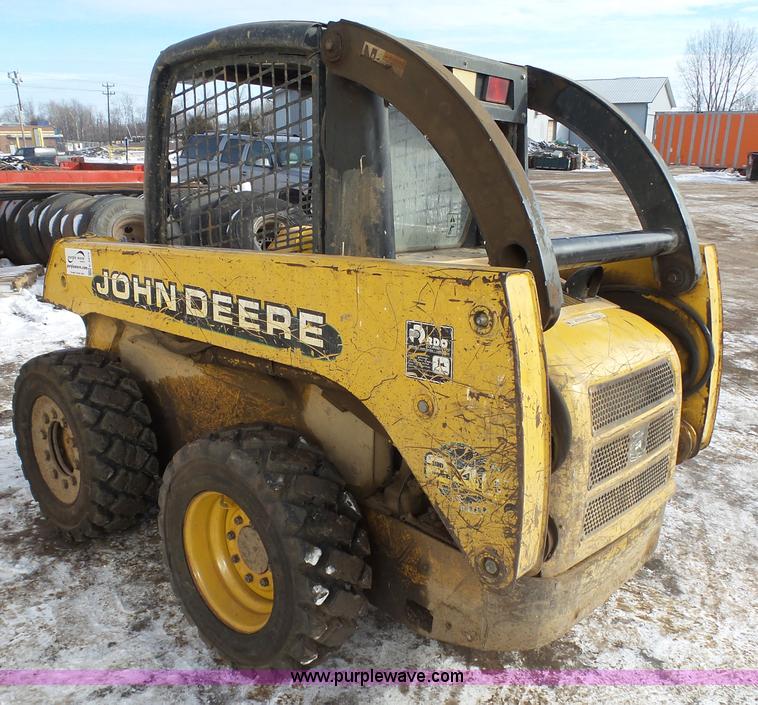 image for item K4573 1999 John Deere 240 skid steer
