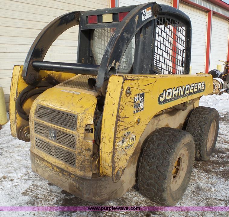 image for item K4573 1999 John Deere 240 skid steer