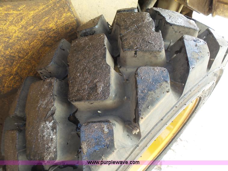 image for item K4573 1999 John Deere 240 skid steer